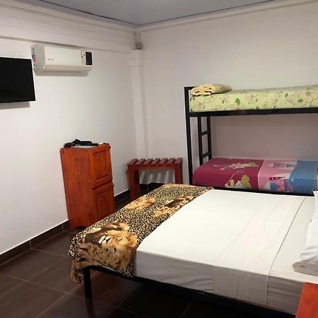 Iguazu Apart Hostel Puerto Iguazú Zewnętrze zdjęcie